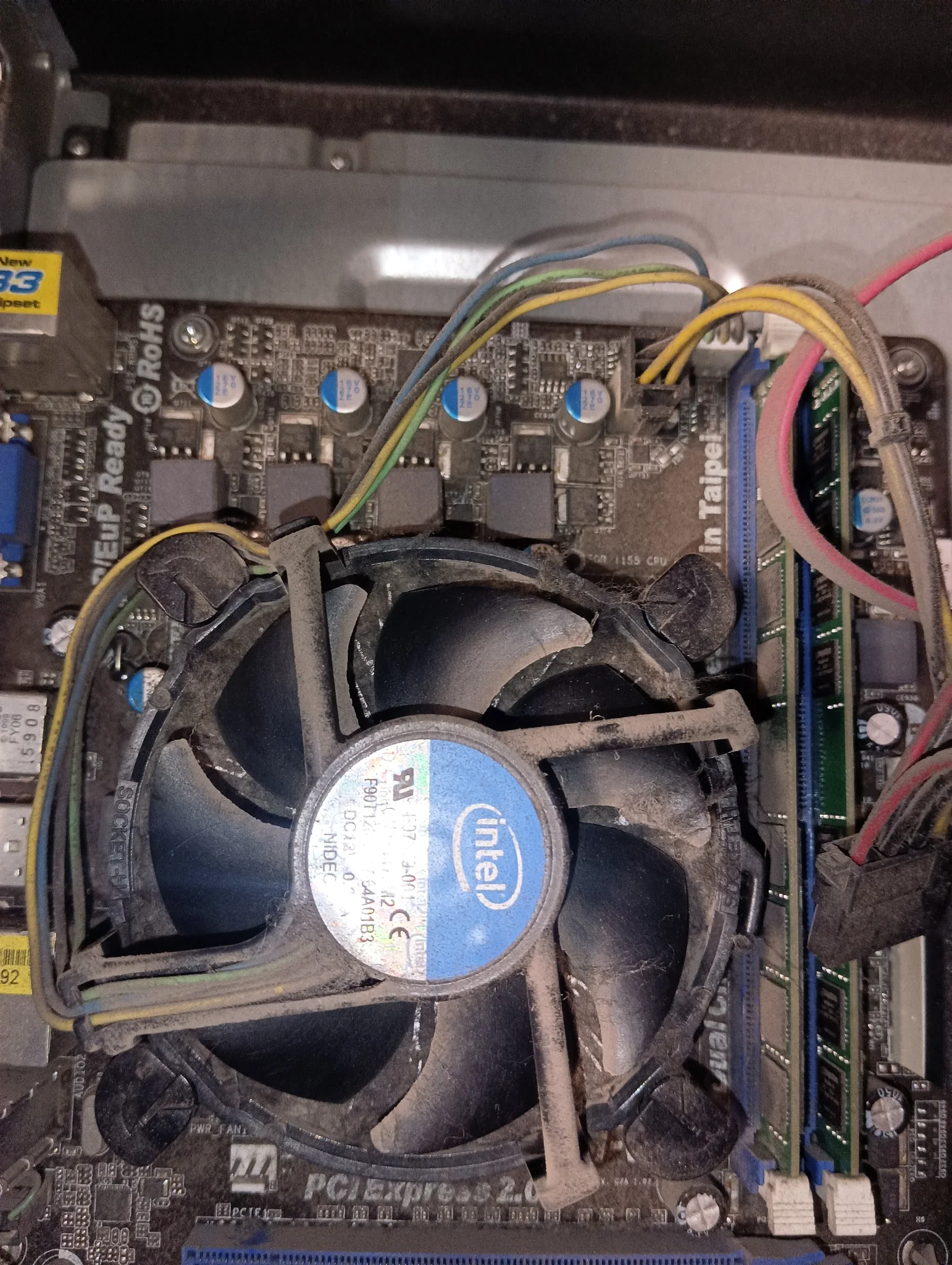 Mantenimiento interno de computador realizado por FastComputer
